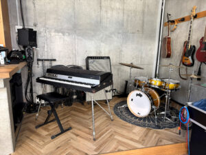 room4 - ホーム - 16